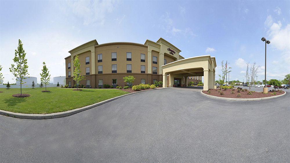 Hampton Inn Utica Bagian luar foto