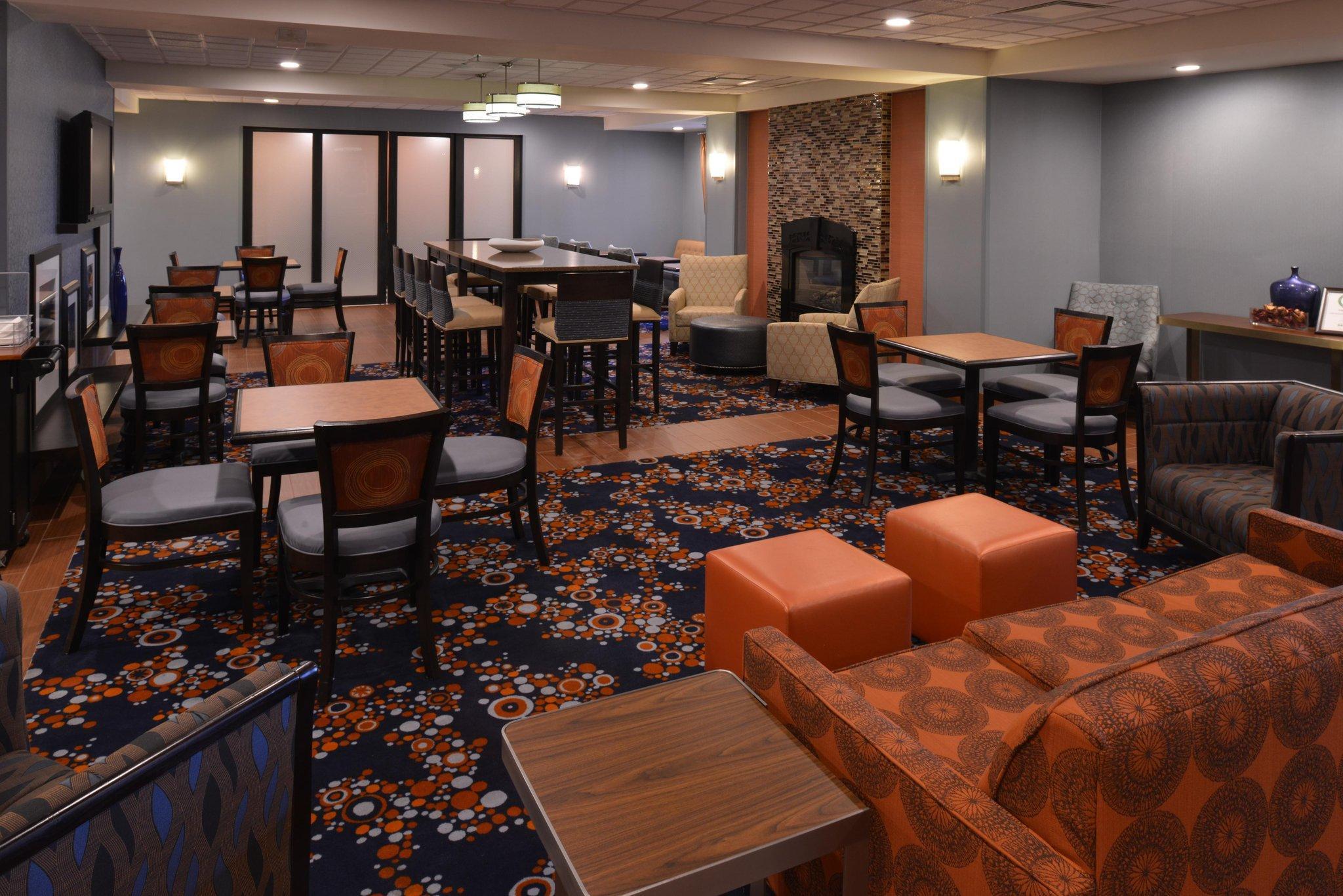 Hampton Inn Utica Bagian luar foto