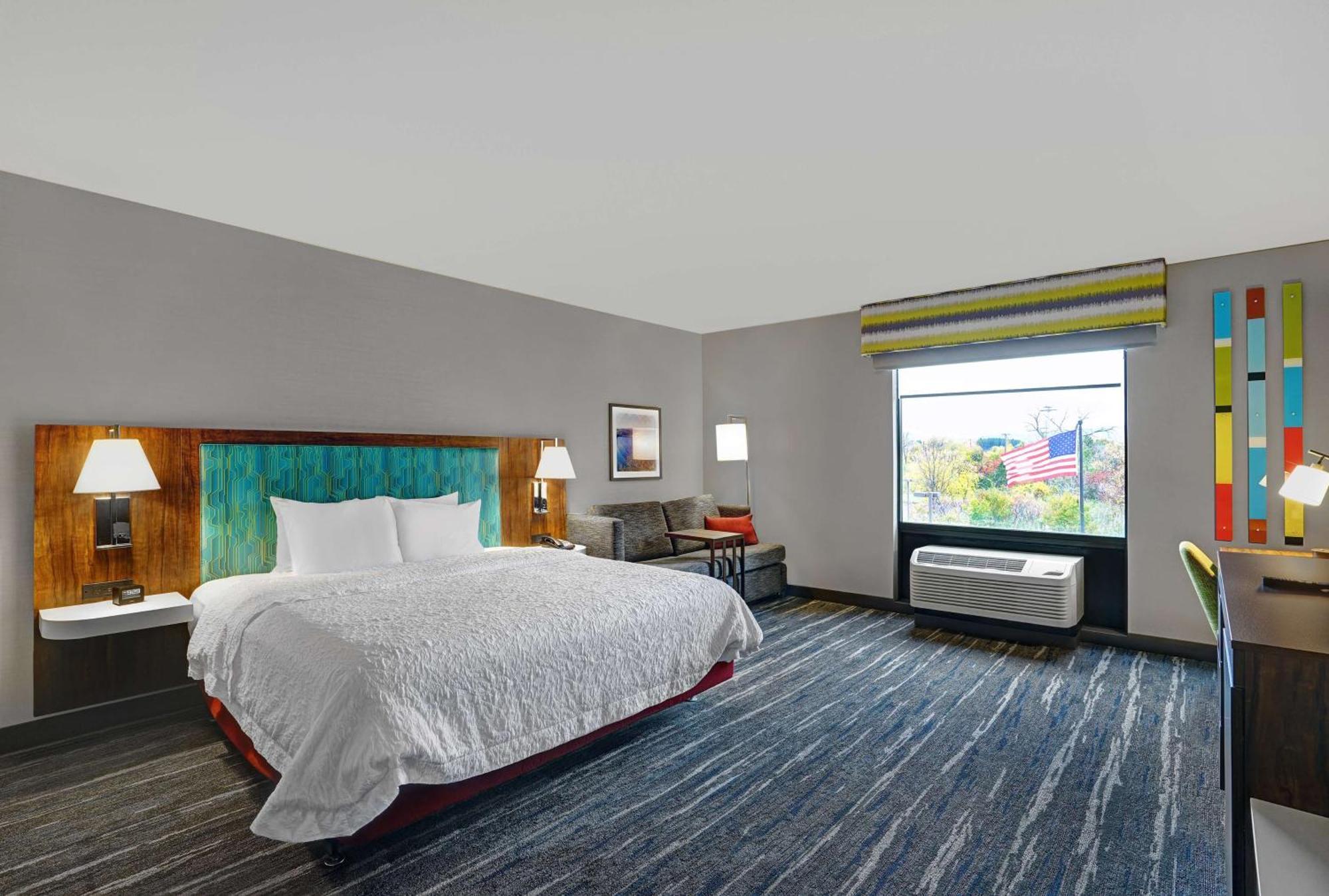 Hampton Inn Utica Bagian luar foto